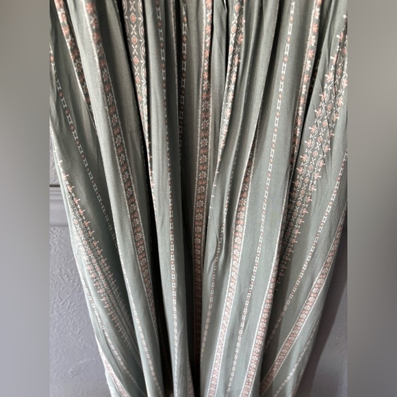 Bleuh Ciel | Smocked Floral Racerback Midi Dress | Size L - Picture 12 of 13